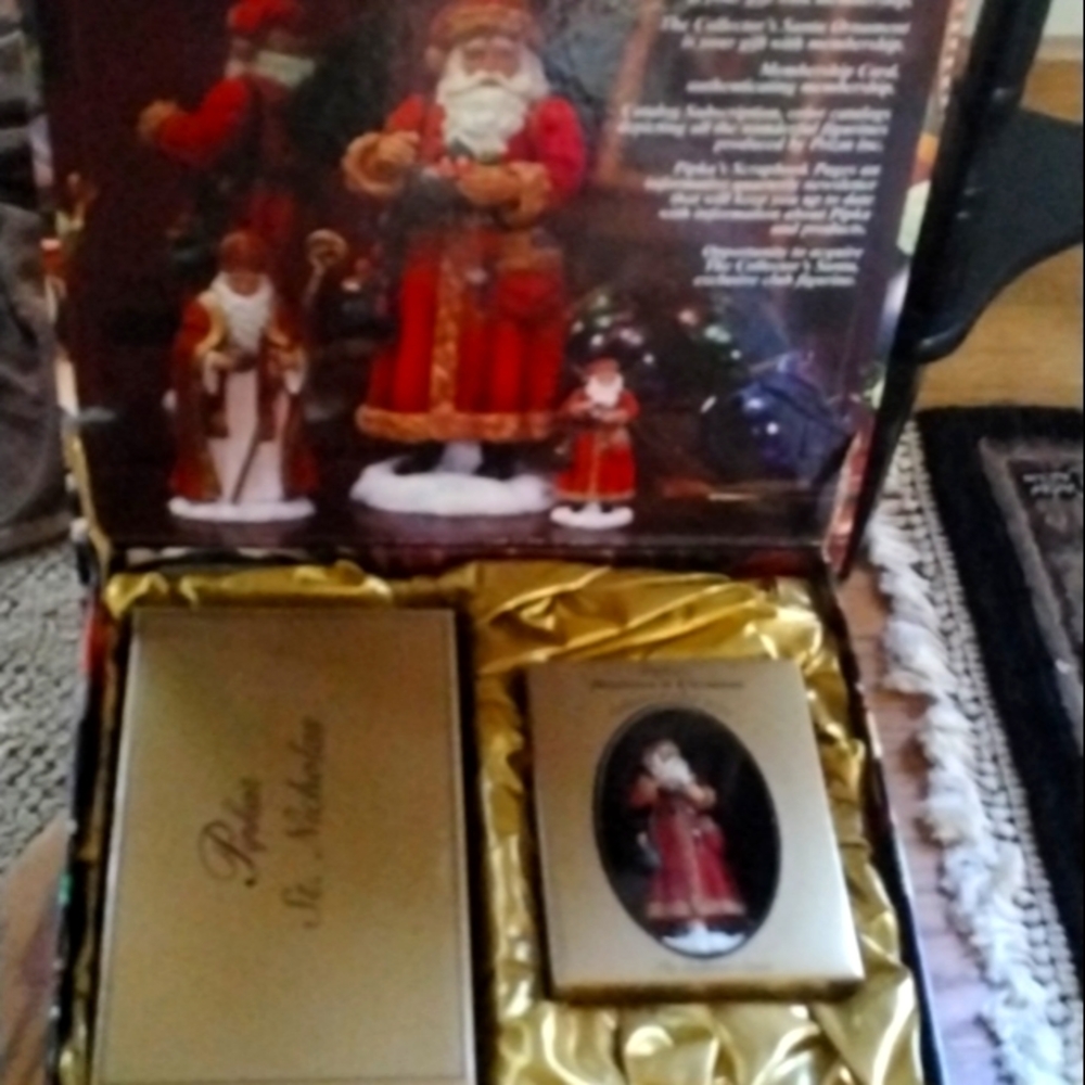 Pipka Memories of Christmas Collector's Club